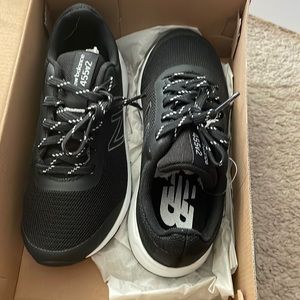 Boys size 2 wide nwt and box nb sneakers